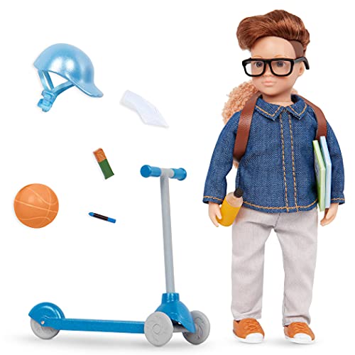 Lori LO31208Z Thomas mit Roller – Mini Junge 15 cm mit Puppenkleidung, Schulsachen, braunen Haaren – Puppen Zubehör, Spielzeug für Kinder ab 3 Jahre, Bunt von Lori