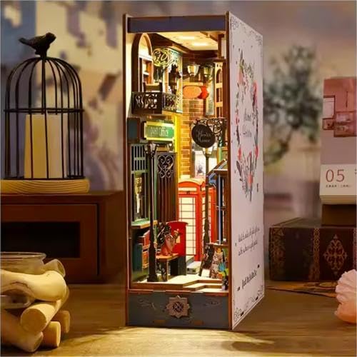 Book Nook - Gasse (18,2 x 8,5 x 24,5 cm) von Ludistri