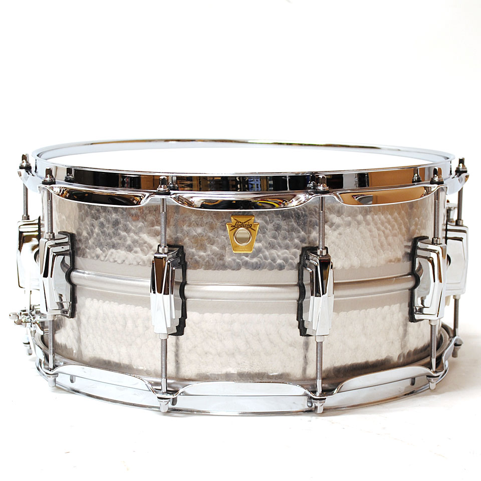 Ludwig Acrophonic LA405K 14" x 6,5" hammered Aluminium Snare Drum Ludwig Acrophonic LA405K 14" x 6,5" hammered Aluminium Snare Drum von Ludwig