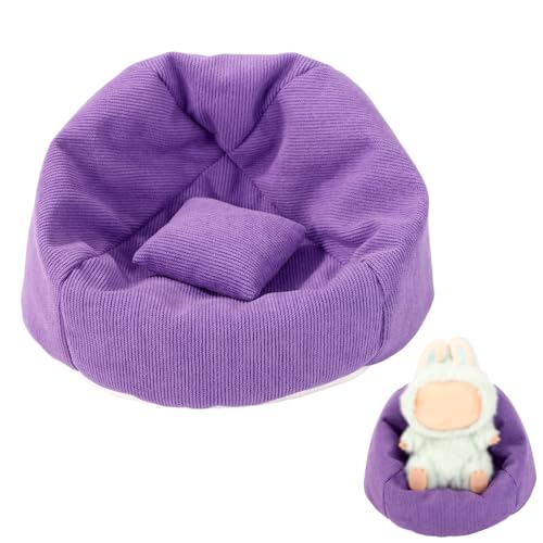 Lyreh Mini Sitzsackstuhl für Puppensitz, Lila Weiches Mini Sofa mit Kissen Puppenanzeige Couch Miniaturmöbel Niedliche Tischdekoration für Zuhause Büro Schreibtisch Regal Auto Armaturenbrett Zubehör von Lyreh