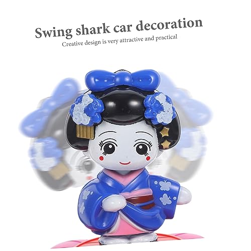 MAJORMENCH Solarbetriebene Kimono Puppe mit Nickendem Kopf Kleine Japanische Auto Dekoration Kreatives Stilvolles Auto und Ornament Geeignet für Büro und Schlafzimmer MAJORMENCH Solarbetriebene Kimono Puppe mit Nickendem Kopf Kleine Japanische Auto Dekoration Kreatives Stilvolles Auto und Ornament Geeignet für Büro und Schlafzimmer von MAJORMENCH