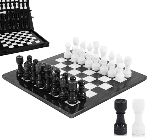 Marmor-Schachspiel 30,5 cm – handgefertigt mit 32 Figuren, 2 Extra-Königinnen & Box. Edles Reisespiel & stilvolles Geschenk zur Dekoration (Black & White) von MARBLE RANGE