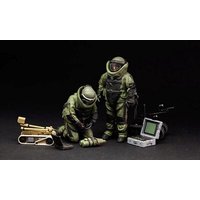 MENG MODEL HS-003 1:35 Räumkommando mit Roboter MENG MODEL HS-003 1:35 Räumkommando mit Roboter von MENG