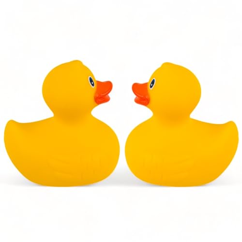 MIJOMA 2er Set Badeenten Badewannenspielzeug, Handbemalt & Latexfrei, Perfekt für Partys, Geburtstage, Weihnachten, Baby-Partys & Mehr – Tolle Badezimmerdekoration, 8 cm Hoch (Gelbe Quietsche-Enten) MIJOMA 2er Set Badeenten Badewannenspielzeug, Handbemalt & Latexfrei, Perfekt für Partys, Geburtstage, Weihnachten, Baby-Partys & Mehr – Tolle Badezimmerdekoration, 8 cm Hoch (Gelbe Quietsche-Enten) von MIJOMA