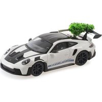 MINICHAMPS 410062105 1:43 PORSCHE 911 (992) GT3RS - 2023 - WHITE W BLUE WHEELS & DECOR + CHRISTMAS TREE von MINICHAMPS