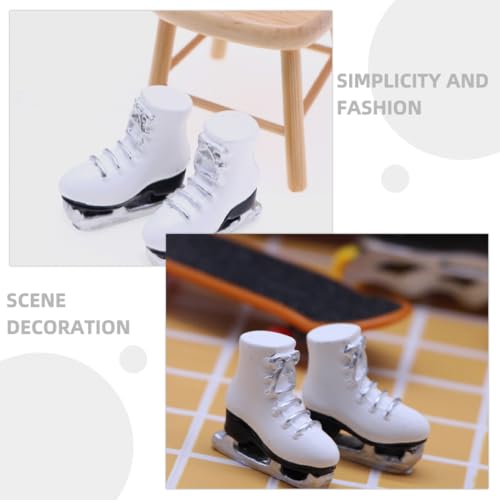 MOLUCKFU 1 Paar Skizzen Schlittschuhe, Modell, Eislauffigur, Modelle, Mini Ski Schlittschuhe, Eislaufspielzeug, Mini Schlittschuhe, Eislaufornamente, Miniatur Spielzeug, Rollschuhzubehör von MOLUCKFU