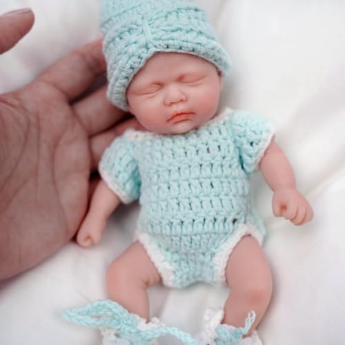 MYREBABY 7 Zoll Mini Silikon Baby, Reborn Babypuppen Silikon Ganzkörper Mädchen Lucy, Realistische Neugeborene Babypuppe Real Life Miniatur Babypuppe mit Fütterungszubehör von MYREBABY