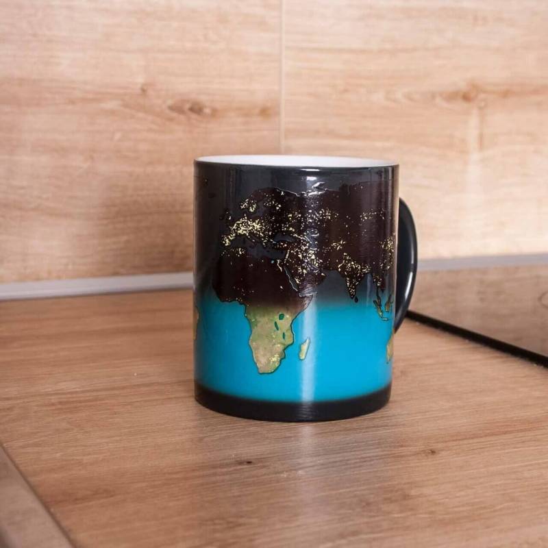 Mad Monkey - Tasse "Day & Night" - mit Farbwechsel von Mad Monkey