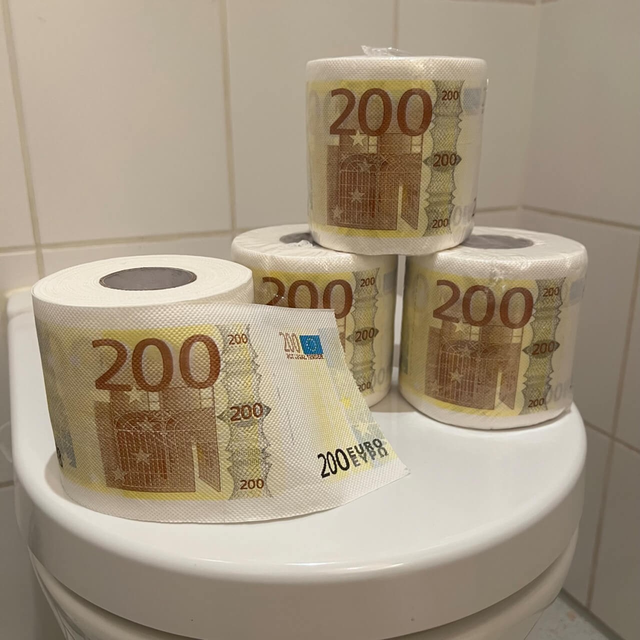 Mad Monkey - Toilettenpapier 200 Euro von Mad Monkey