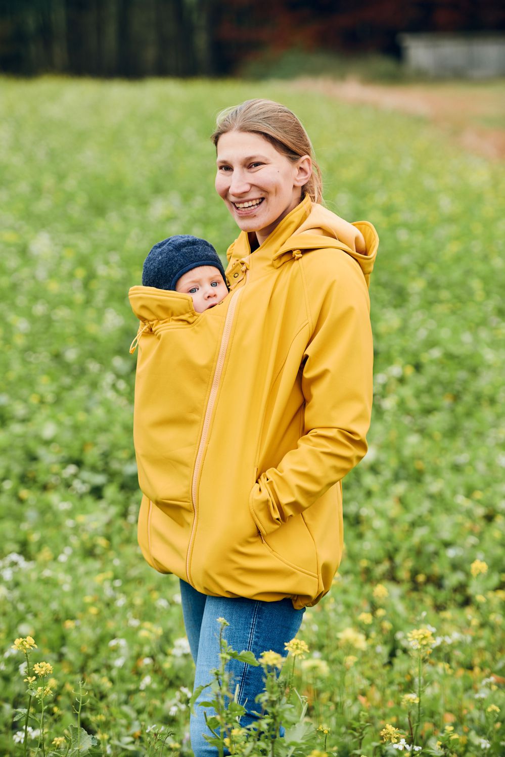Mamalila Softshell-Tragejacke Allrounder - M (40) Senf von Mamalila