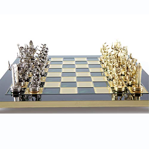 Griechisches Mythologie-Schach-Set – Messing und Nickel – grünes Schachbrett von Manopoulos