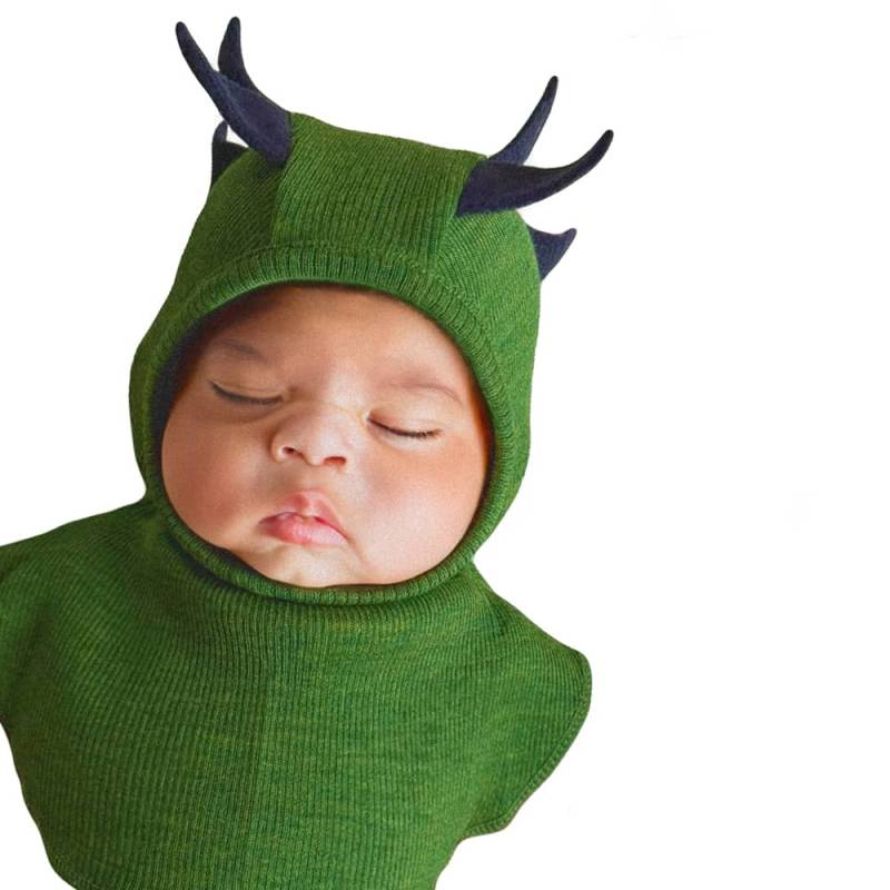 ManyMonths Dino Hood Schlupfmütze mit Dinozacken - Adventurer / Conqueror (80 - 104/110) Forest Floor Green von ManyMonths