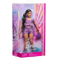 Barbie Deluxe Style-Modepuppe #8 in violettem Metallic-Top und funkelnden Shorts mit Accessoires von Mattel GmbH
