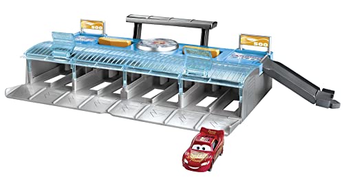 Disney Pixar Cars FLK12 - Rennbahn, Spielset mit 8 Bahnen und Champion Lightning McQueen, Spielzeug ab 4 Jahren[Exklusiv bei Amazon] von Disney Pixar Cars