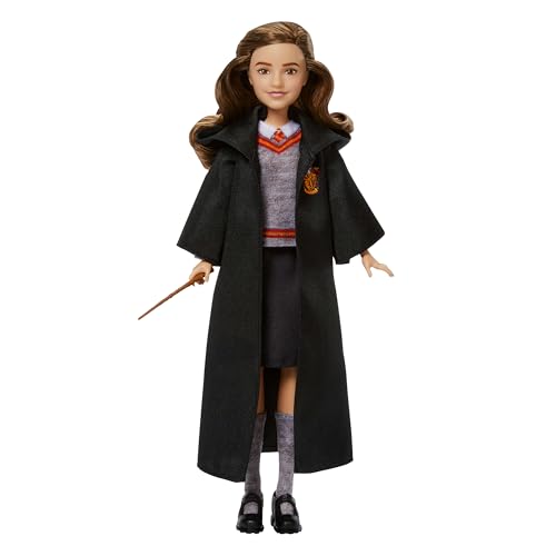 Mattel Harry Potter-Spielzeug, Hermine Granger-Modepuppe im typischen abnehmbaren Hogwarts-Gewand mit Zauberstab-Zubehörteil, vom Film inspiriert, JGM19 Mattel Harry Potter-Spielzeug, Hermine Granger-Modepuppe im typischen abnehmbaren Hogwarts-Gewand mit Zauberstab-Zubehörteil, vom Film inspiriert, JGM19 von Mattel