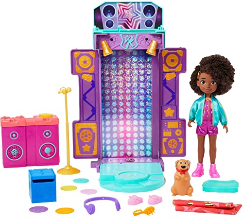 Mattel Karma's World 2-in-1 Spielzeug-Spielset mit Puppe & Zubehör, transformierender musikalischer Star Bühne & Schlafzimmer-Set mit Lichtern & Sounds von Mattel