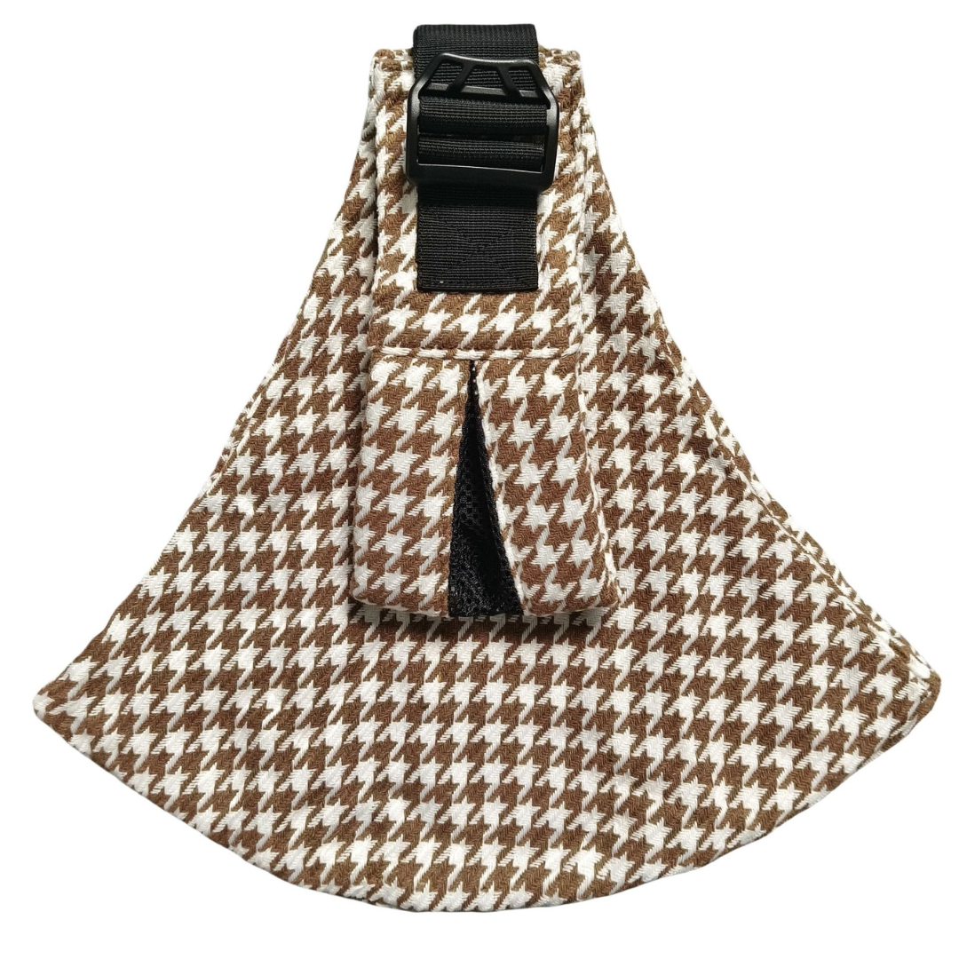 Baby Sling Carrier™ - Verstellbare Babytrage - Hüfttrage Karamellfarbenes Hahnentritt – Comfort | Pädagogisches Holzspielzeug von Mein Kleines Baby