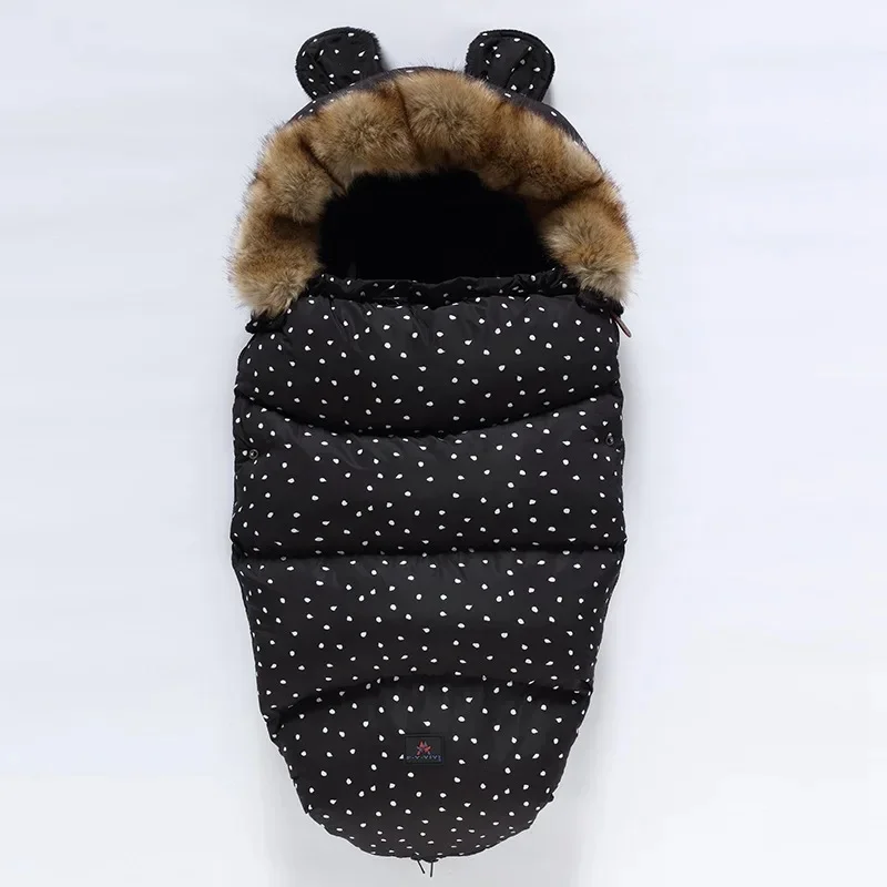 CozyRide – Warm & Gemütlich – Babyschlafsack für den Kinderwagen Schwarz Polka | Pädagogisches Holzspielzeug von Mein Kleines Baby