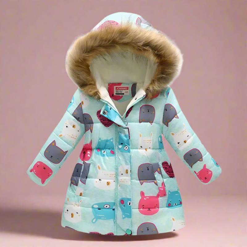 CozyTrend – Elegant & gemütlich – Steppjacke für Mädchen Hellblaues Katzenmuster / 120 (5-6 Jahre) | Pädagogisches Holzspielzeug von Mein Kleines Baby