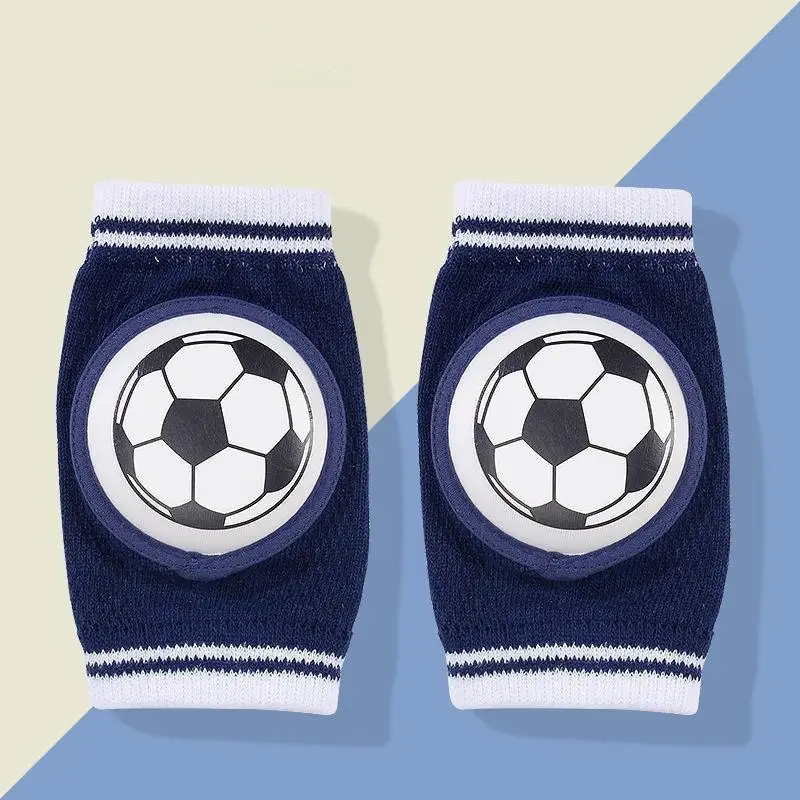CrawlSafe – Praktisch & weich – Knieschoner zum Krabbeln Fußball | Pädagogisches Holzspielzeug CrawlSafe – Praktisch & weich – Knieschoner zum Krabbeln Fußball | Pädagogisches Holzspielzeug von Mein Kleines Baby