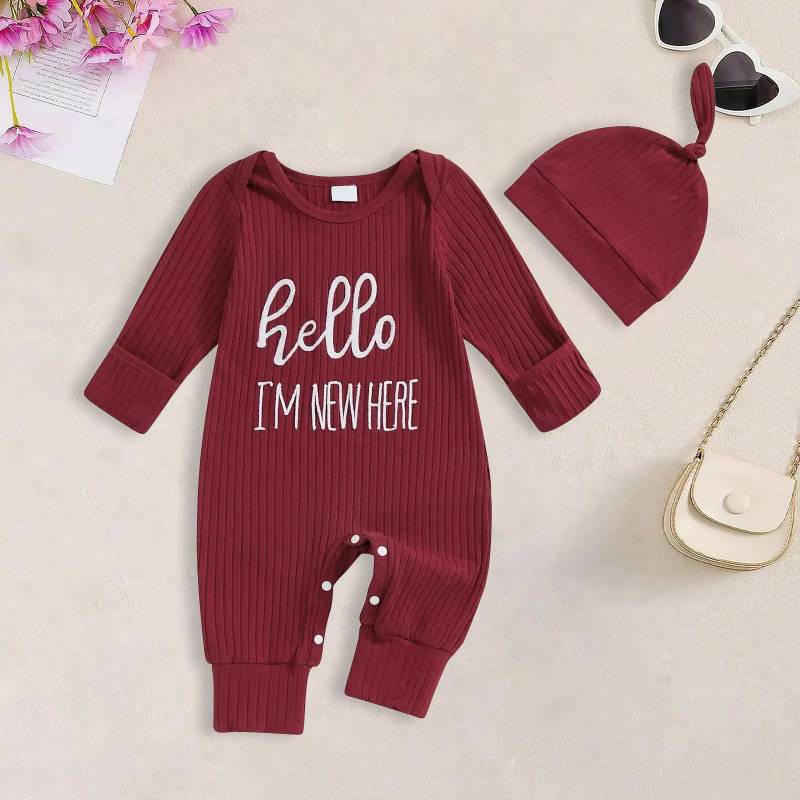 CuddleBaby – Hallo, ich bin neu hier – Set aus Baby-Strampler und Mütze Rot / 90 (9–12 Monate) | Pädagogisches Holzspielzeug von Mein Kleines Baby