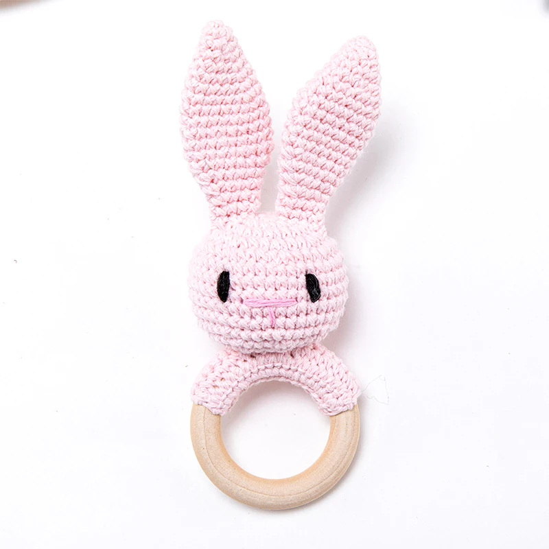 CuddleRattle – Weich & Verspielt – Gehäkelte Baby-Rassel mit Holzring Rosa Häschen | Pädagogisches Holzspielzeug von Mein Kleines Baby