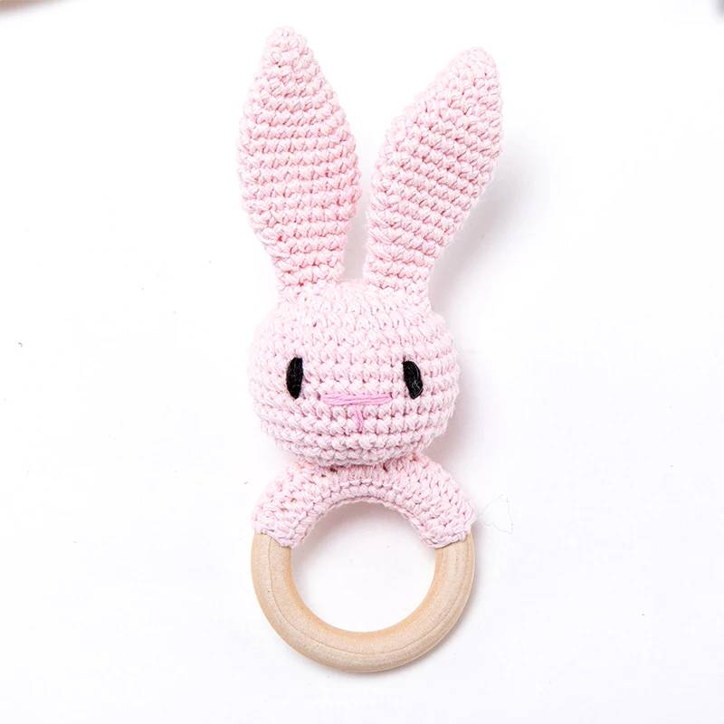 CuddleRattle – Weich & Verspielt – Gehäkelte Baby-Rassel mit Holzring Rosa Häschen | Pädagogisches Holzspielzeug CuddleRattle – Weich & Verspielt – Gehäkelte Baby-Rassel mit Holzring Rosa Häschen | Pädagogisches Holzspielzeug von Mein Kleines Baby