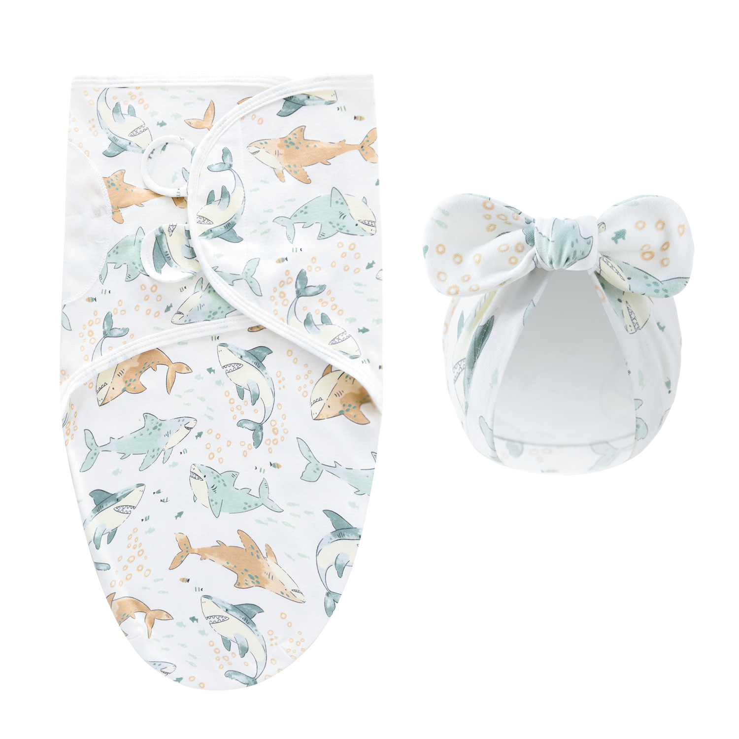 DreamNest– Ruhe&Komfort– Luxuriöses Wickeltuch mit Mütze Haifischmuster | Pädagogisches Holzspielzeug DreamNest– Ruhe&Komfort– Luxuriöses Wickeltuch mit Mütze Haifischmuster | Pädagogisches Holzspielzeug von Mein Kleines Baby