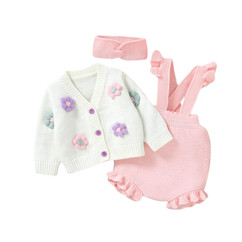 FloraKnit – Weich & niedlich – Baby-Outfit mit Strickjacke, Latzhose und Haarband Rosa / 80 (9–12 Monate) | Pädagogisches Holzspielzeug von Mein Kleines Baby