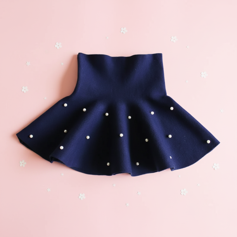 Girls Knitted Skirt – Komfort & Stil – Kinderrock Marineblau / Verstreute Perlen / 110 (2–3 Jahre) | Pädagogisches Holzspielzeug von Mein Kleines Baby