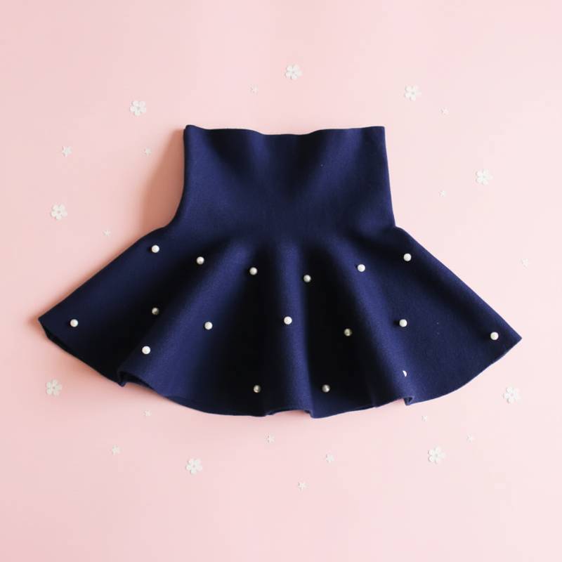 Girls Knitted Skirt – Komfort & Stil – Kinderrock Marineblau / Verstreute Perlen / 160 (10–12 Jahre) | Pädagogisches Holzspielzeug von Mein Kleines Baby