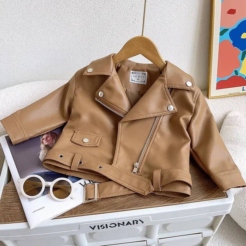 Girls Leather Jacket – Cool & stilfuld – læderjakke til børn Brun / 140 (6-7 år) | Pädagogisches Holzspielzeug von Mein Kleines Baby