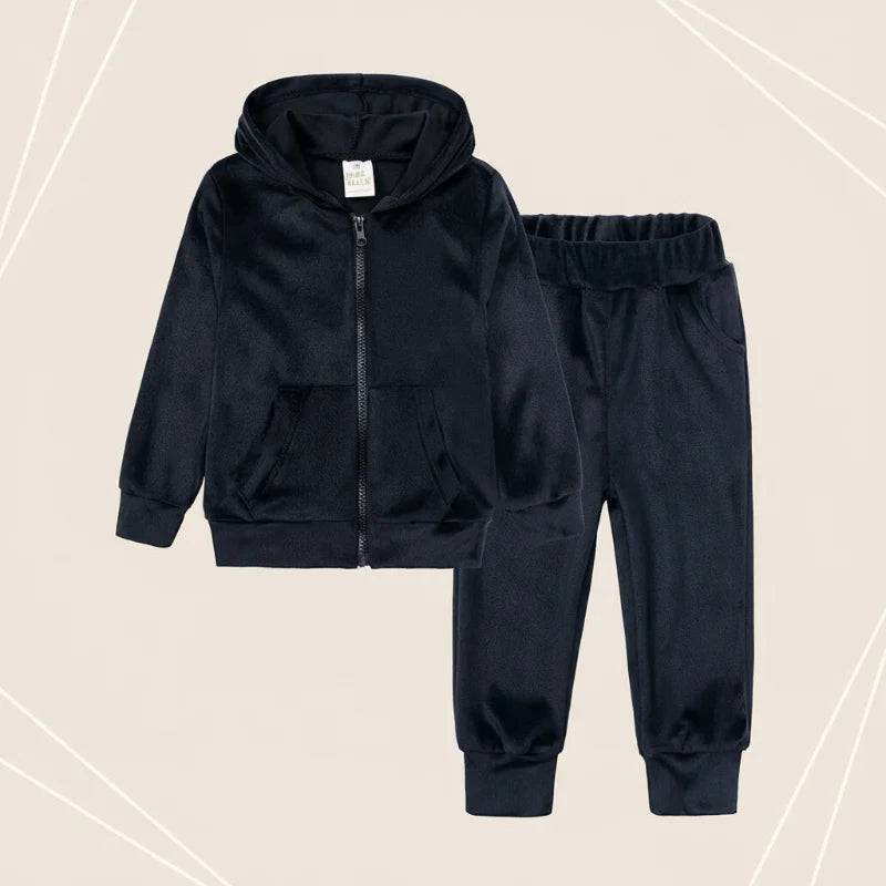 Kids Tales– Warm&Comfortabel– Velvet Trainingsanzug für Kinder Schwarz / 120 (4–5 Jahre) | Pädagogisches Holzspielzeug von Mein Kleines Baby