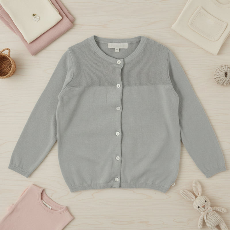 Knitwear Set – Elegant og behagelig – blødt strikket cardigan Grå vest / 130 (8–9 år) | Pädagogisches Holzspielzeug von Mein Kleines Baby