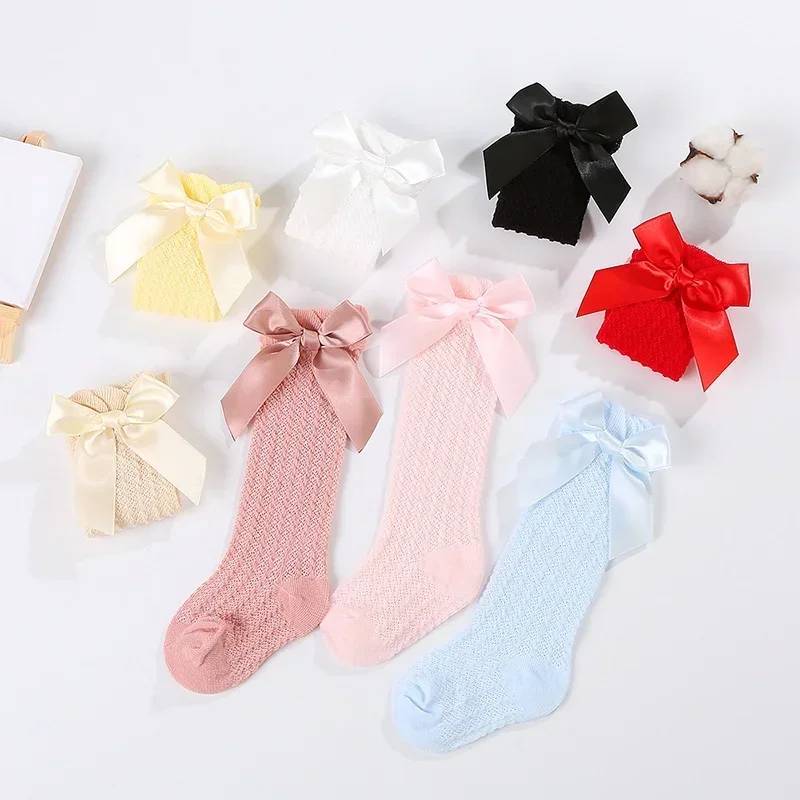 LittleCharm – Zart & stilvoll – Kniestrümpfe für Mädchen mit Schleife Kaki / 22 (1–3 Jahre) | Pädagogisches Holzspielzeug von Mein Kleines Baby