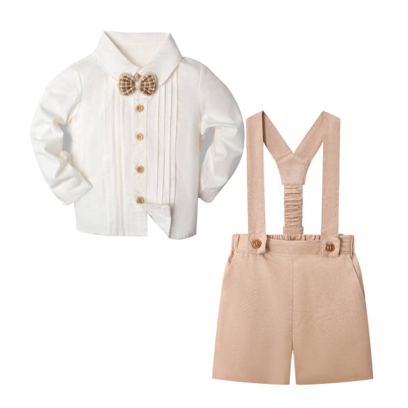 LittleDandy – Klassisk og elegant – Bomuldsshorts med seler, sløjfe & skjorte Lys khaki (lange ærmer) / 90 (18–24 måneder) | Pädagogisches Holzspielzeug von Mein Kleines Baby