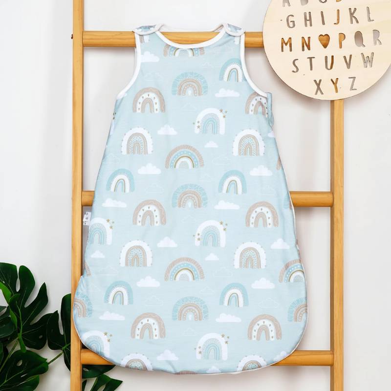 LittleDreams – Weich & atmungsaktiv – Ärmelloser Babyschlafsack Regenbogen / M (6–12 Monate) | Pädagogisches Holzspielzeug von Mein Kleines Baby