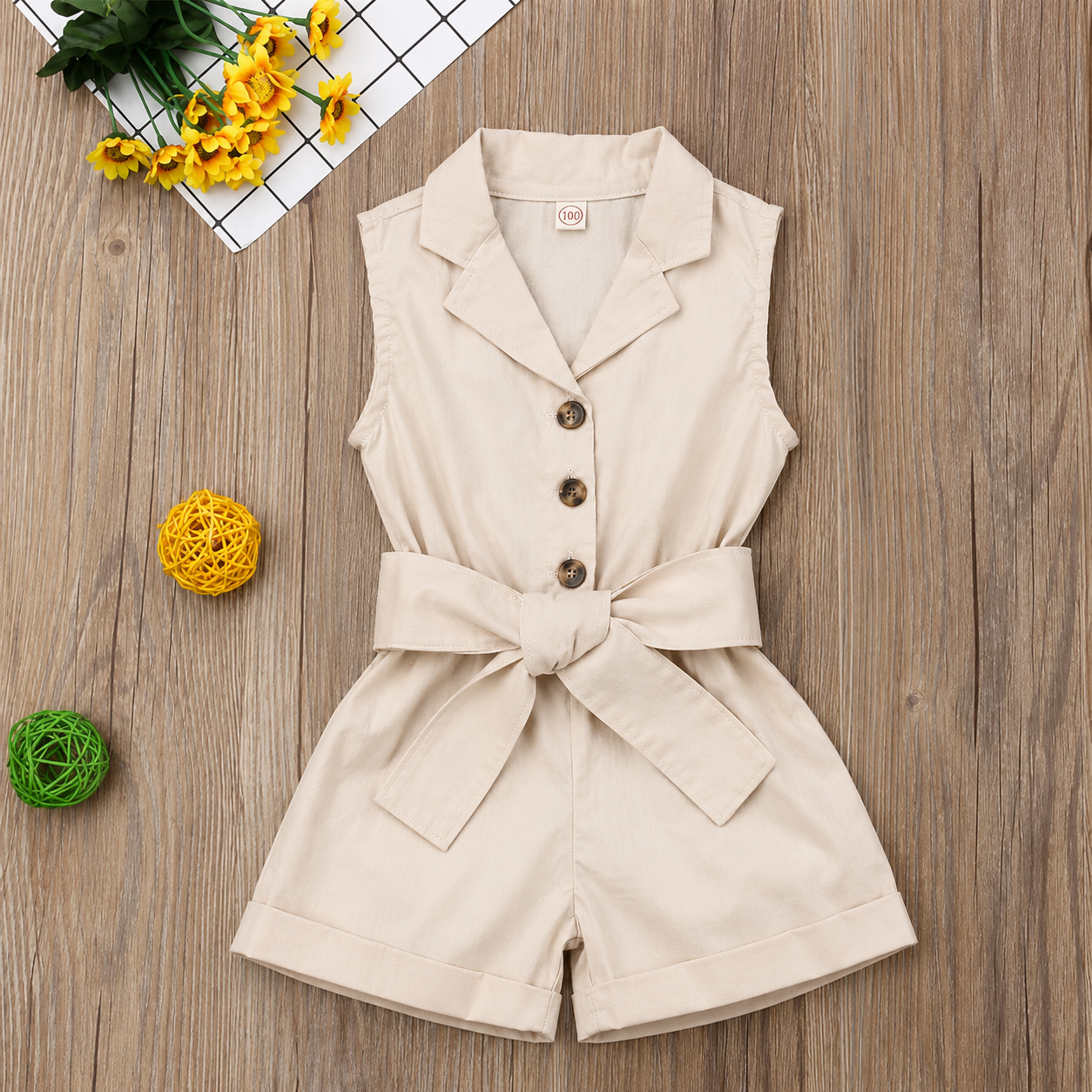 LittleLady – Elegant & Trends – Jumpsuit mit Schleife an der Taille Beige / 120 (5–6 Jahre) | Pädagogisches Holzspielzeug von Mein Kleines Baby