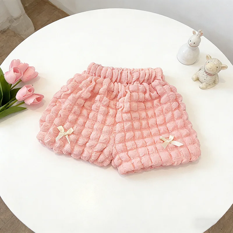 LovelyBloom – Weich & niedlich – Kinderhose mit Rüschen und Schleife Rosa / 90 (2–3 Jahre) | Pädagogisches Holzspielzeug von Mein Kleines Baby