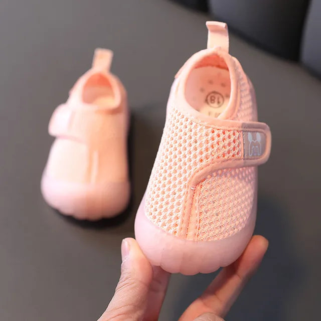 Mini Fashion™ - Åndbart netstof - Børnesko Lyserød / 13.5 cm (2.5-3 år) | Pädagogisches Holzspielzeug von Mein Kleines Baby