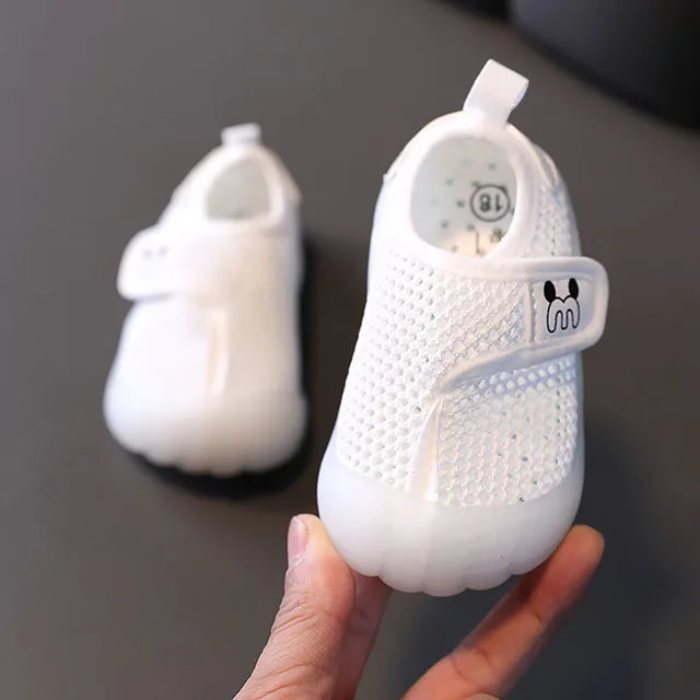 Mini Fashion™ - Atmungsaktives Netzgewebe - Kinderschuhe Weiß / 26 (3.5-4 Jahre) | Pädagogisches Holzspielzeug von Mein Kleines Baby