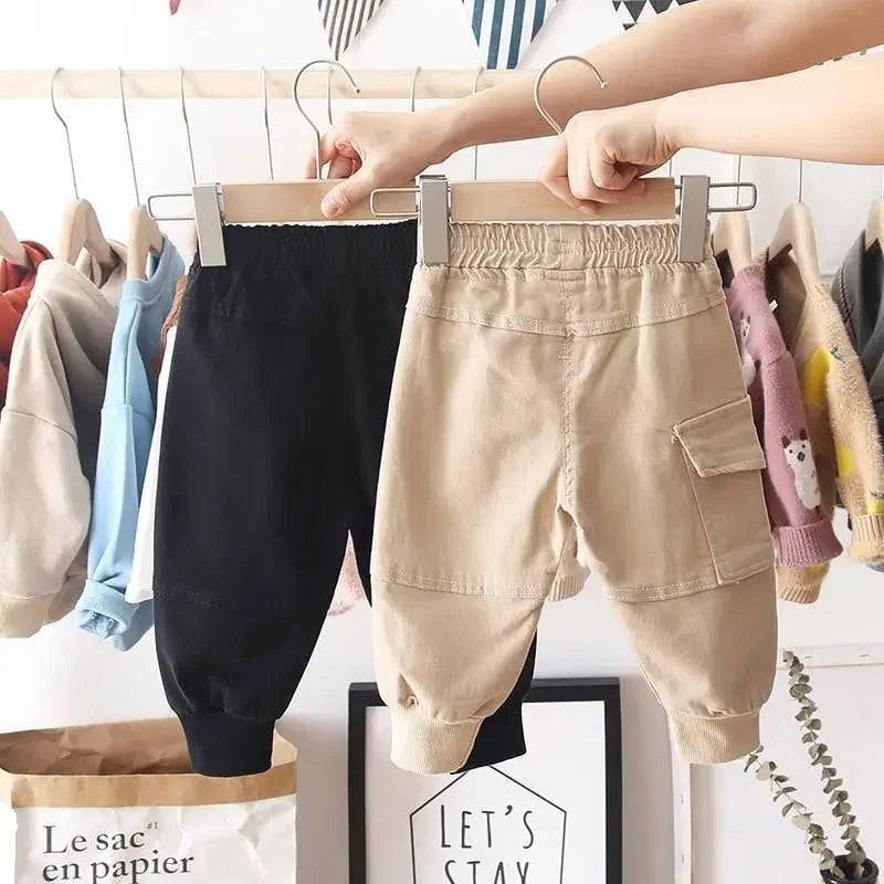 Mini Fashion™ - Cargohose für Jungen Schwarz / 116 (6 Jahre) | Pädagogisches Holzspielzeug von Mein Kleines Baby