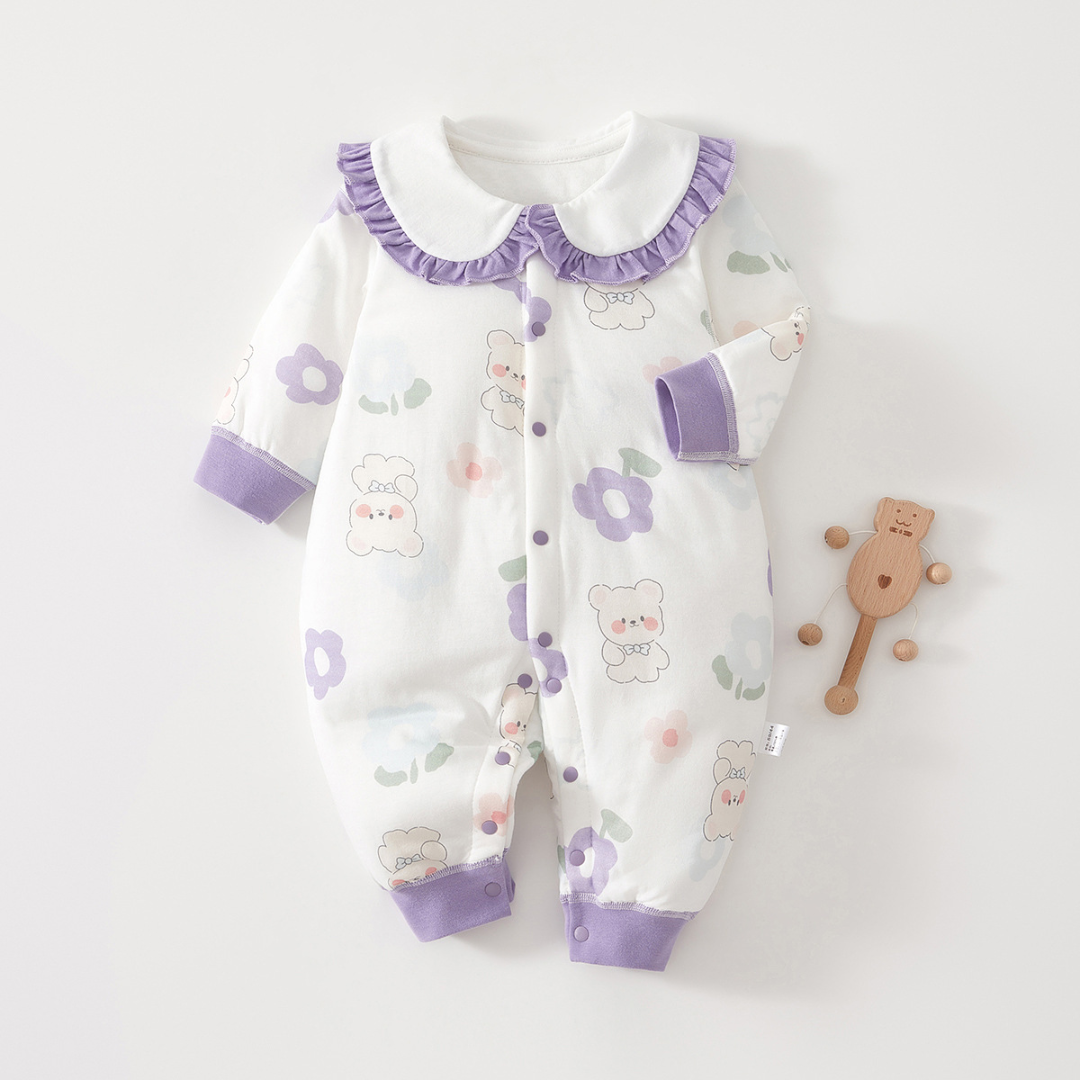 Mini Fashion™ - Comfi&Trendy - Jumpsuit Pyjamas Lila Bär / 59 (0-3 Monate) | Pädagogisches Holzspielzeug von Mein Kleines Baby