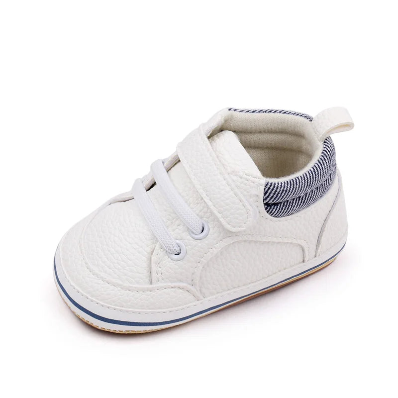 Mini Fashion™ - Erste Schritte - Babyschuhe Weiß / 12 (12-15 Monate) | Pädagogisches Holzspielzeug von Mein Kleines Baby
