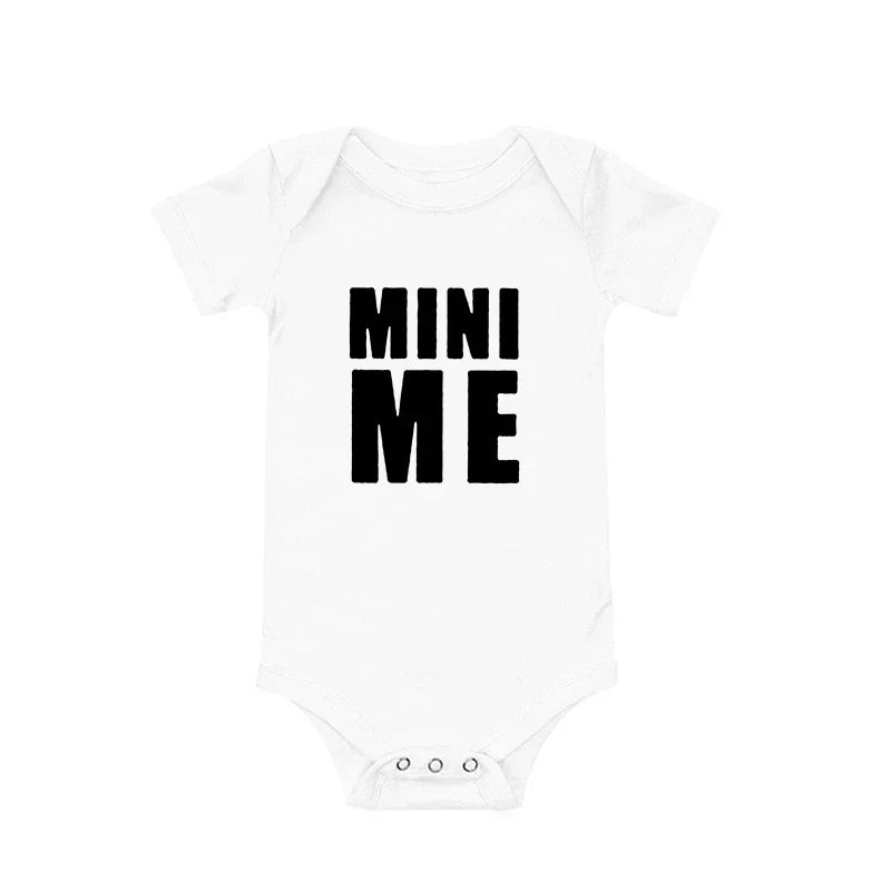 Mini Fashion™ - Far og baby - Matchende ME Sparkedragt / Baby - (9-12 måneder) | Pädagogisches Holzspielzeug von Mein Kleines Baby