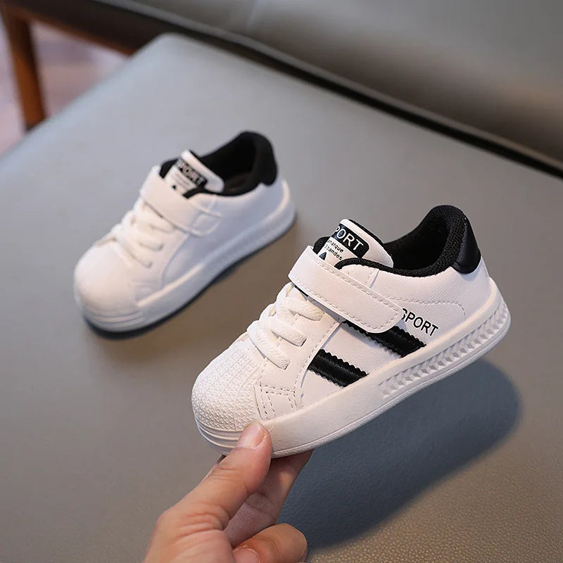Mini Fashion™ - Turnschuhe für Kinder Schwarz / 20 (6-12 Monate) | Pädagogisches Holzspielzeug von Mein Kleines Baby