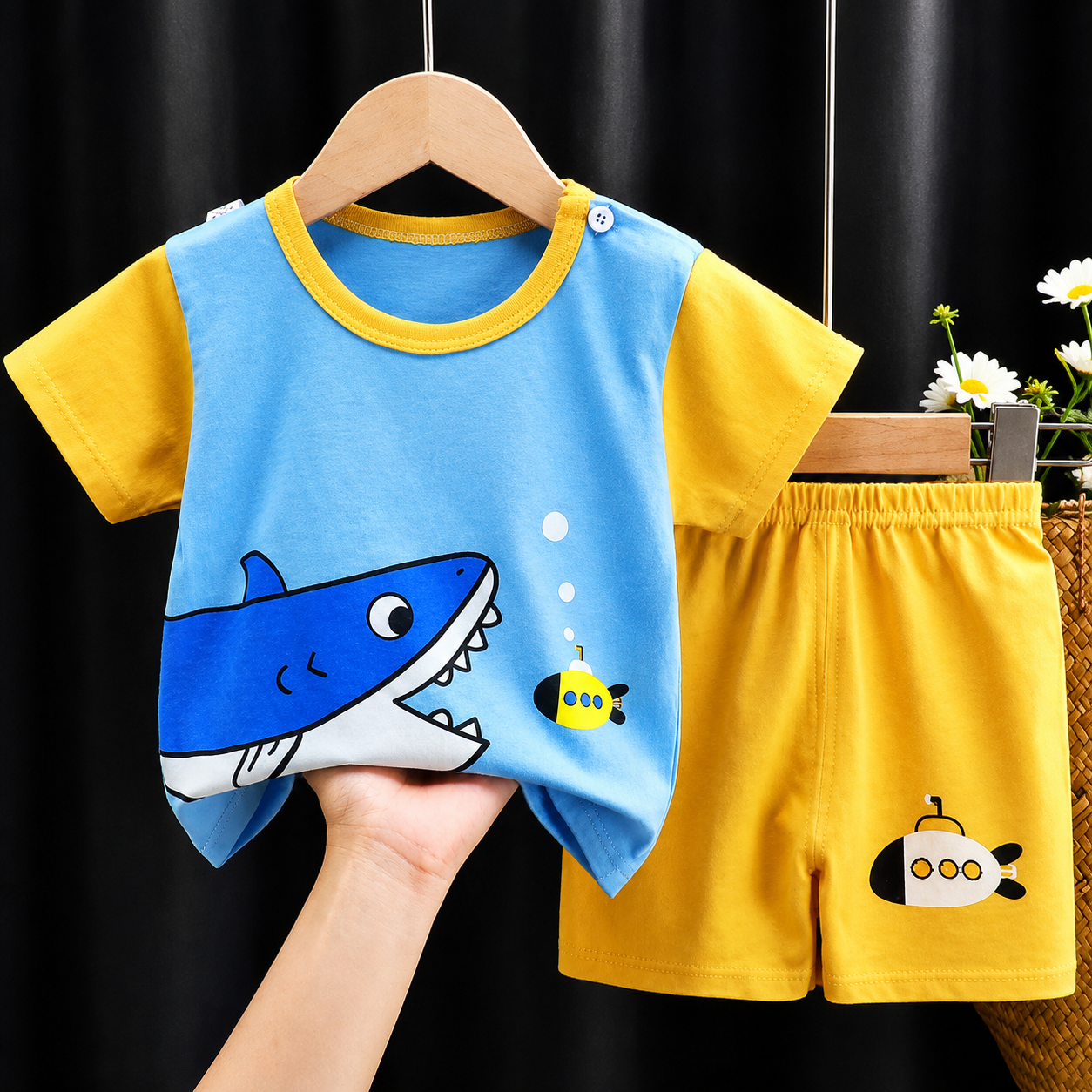 Mini Fashion™ - Löwen-Print - Sommerset für Jungen Hai / 90 | Pädagogisches Holzspielzeug von Mein Kleines Baby