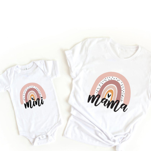 Mini Fashion™ - Mama&Tochter - Passendes Shirt&Strampler Weiß - Rosa Regenbogen / Frauen - S | Pädagogisches Holzspielzeug von Mein Kleines Baby