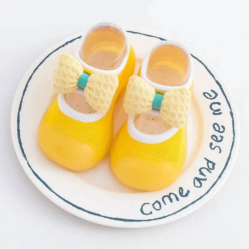 Mini Fashion™ - Nie wieder ausrutschen - Antirutschsocken Gelb / 20 (6-12 Monate) | Pädagogisches Holzspielzeug von Mein Kleines Baby