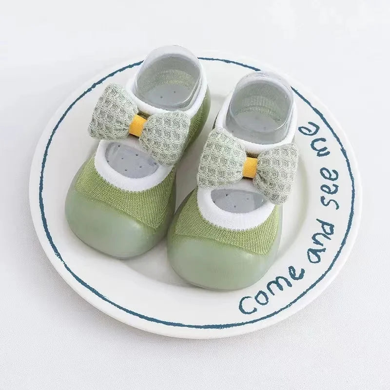 Mini Fashion™ - Nie wieder ausrutschen - Antirutschsocken Grün / 20 (6-12 Monate) | Pädagogisches Holzspielzeug von Mein Kleines Baby